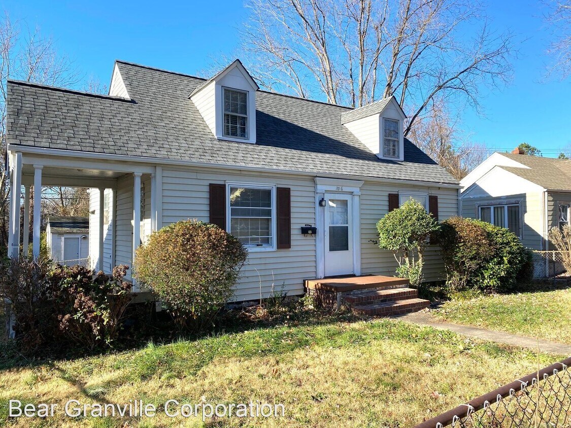 Primary Photo - 2 br, 1 bath House - 706 Hill Top Dr.