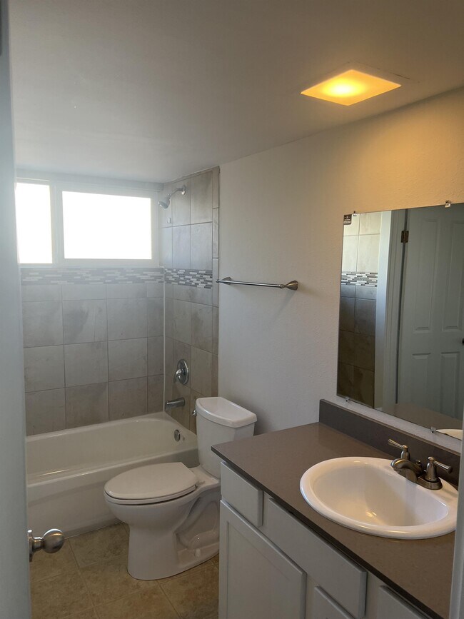 Foto del edificio - 621 155th Pl NE