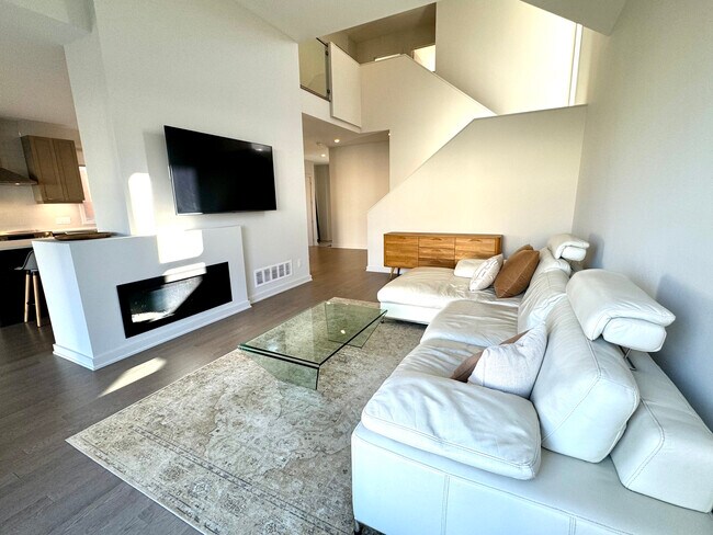 Photo du bâtiment - Stunning 4-Bedroom Family Home in Riverside South, Ottawa
