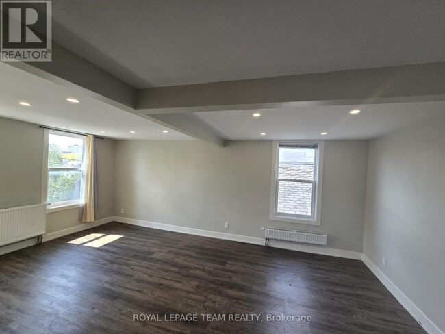 Building Photo - 259 Montfort St.