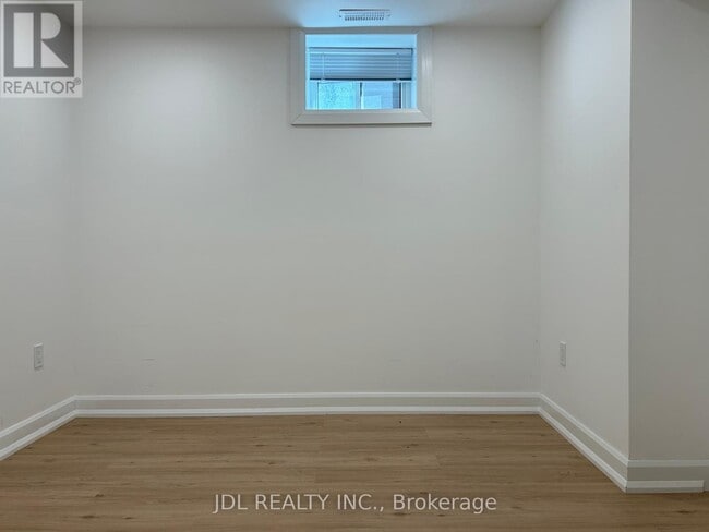 Building Photo - 10 Coleridge Ave