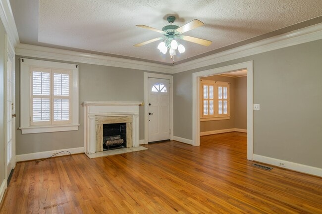 Foto del edificio - FOR RENT in LAKE BOTTOM!  Available Now