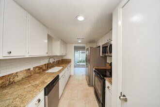 Building Photo - 1059 Country Pl Dr