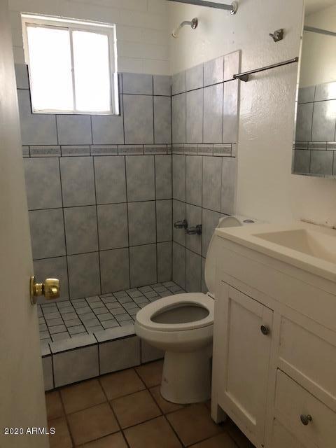 Building Photo - 1321 N 48th Pl