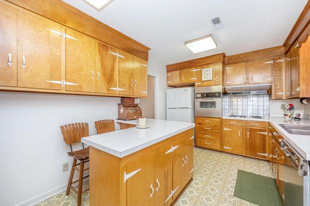 Building Photo - 878 Stiles Dr