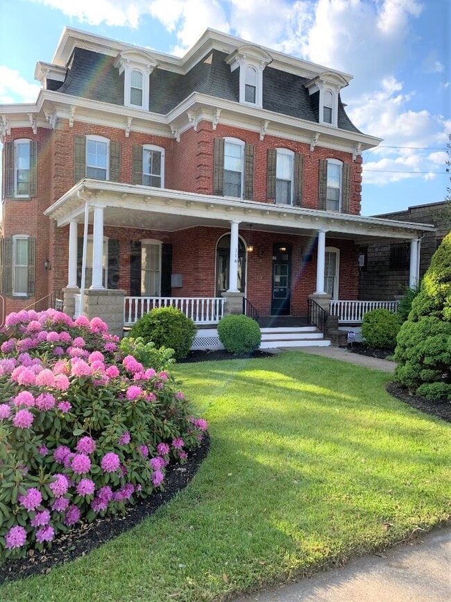 Building Photo - 116 Washington St