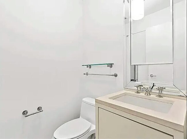 Building Photo - 1 bedroom in NEW YORK NY 10005