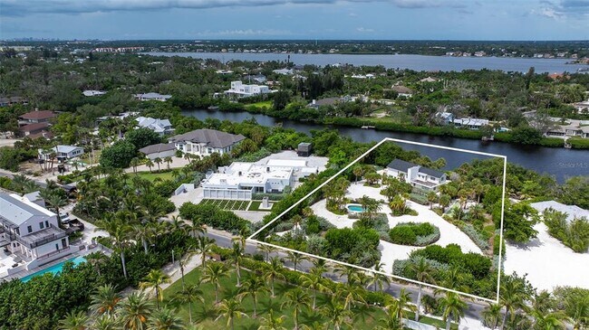 Foto del edificio - 7665 Sanderling Rd