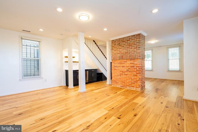 Foto del edificio - 1322 MORRIS Rd SE