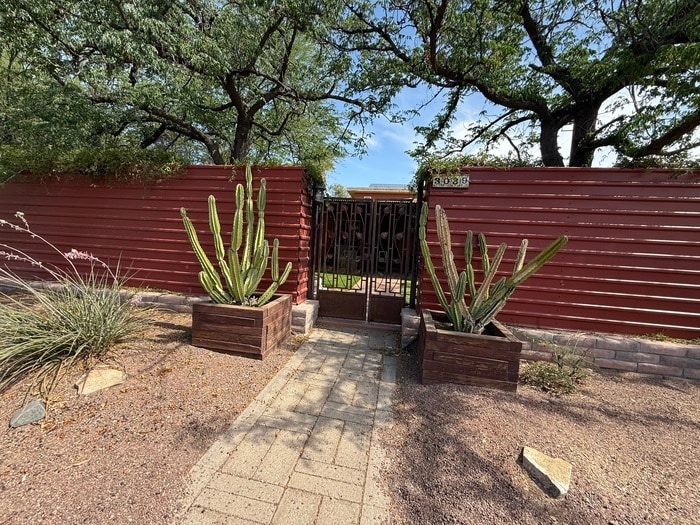 Primary Photo - HOUSE FOR RENT