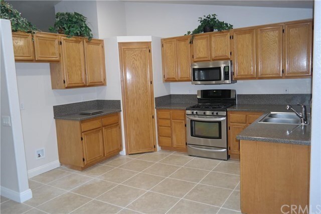 Building Photo - 3 BEDROOM VICTORVILLE HOME