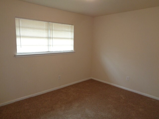 Foto del edificio - 701 Foster Dr