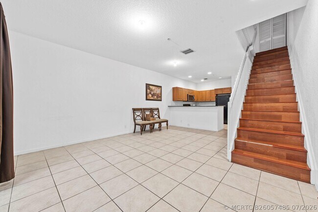 Building Photo - 1425 NW 36th Way