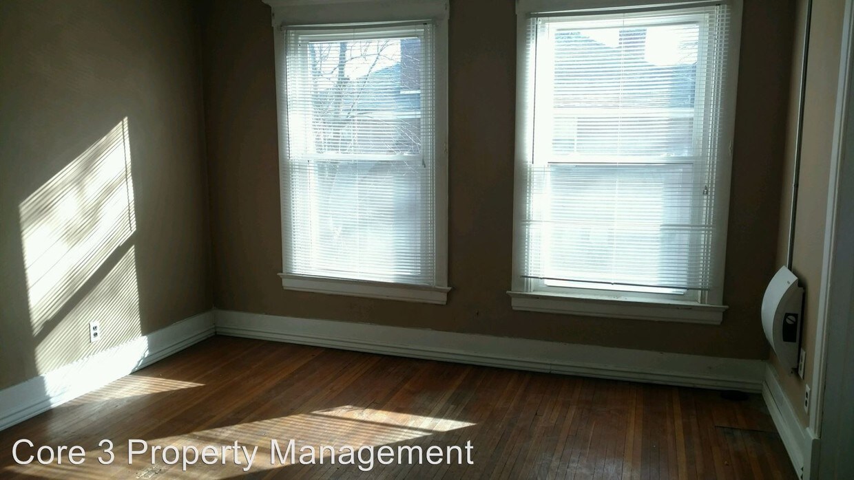 Building Photo - 505 1/2 E Locust St