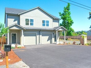 Building Photo - 135 Sweet Ln