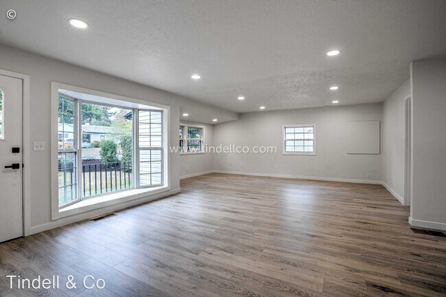 Foto del edificio - 3 br, 1 bath House - 2106 SE 145TH AVE