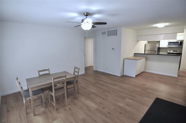 Foto del edificio - 2207 Leon St