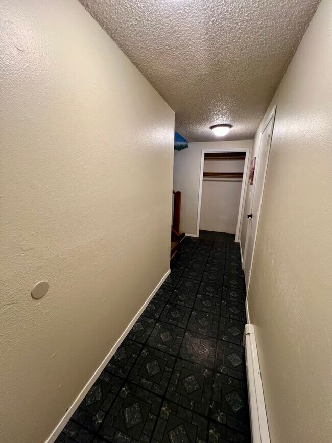 Building Photo - Home for rent in North Pole / 1-Car Garage...