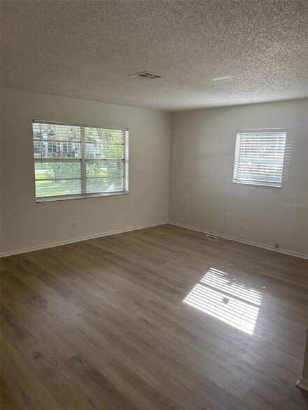 Foto del edificio - 11301 110th Ave N