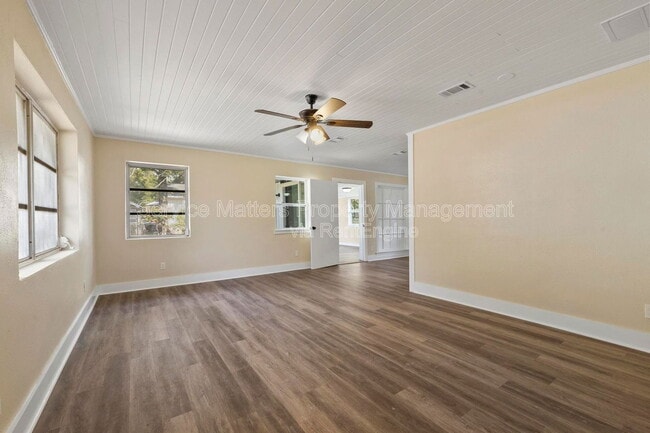 Building Photo - 1922 W Gregory St