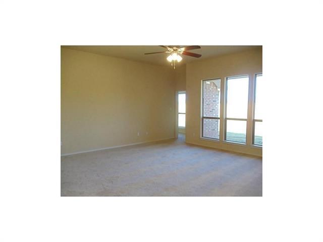 Building Photo - 2167 Oakridge Dr