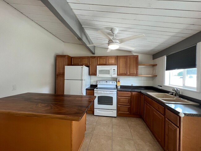 Foto del edificio - For Rent - 68-190 Au St. #B Waialua, HI 96791