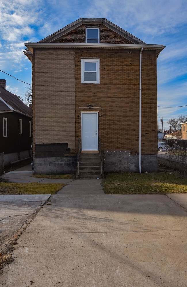 Building Photo - 3821 Deodar St