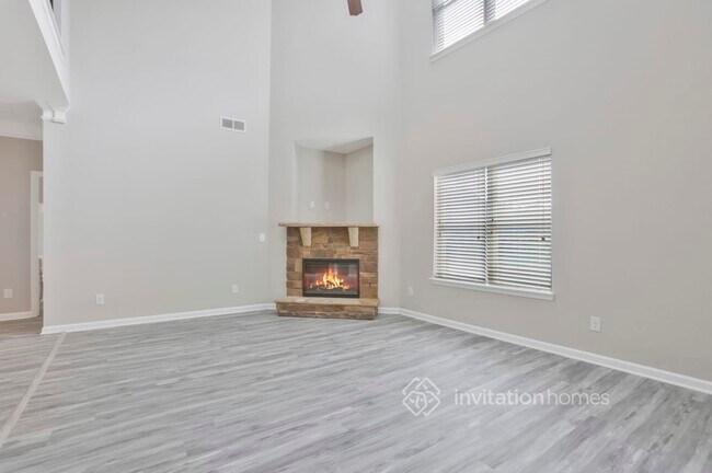 Building Photo - 747 Effendi Pl
