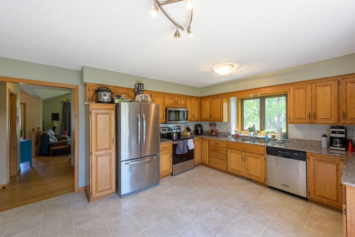 Primary Photo - 4 br, 3 bath House - 5999 Highview Place