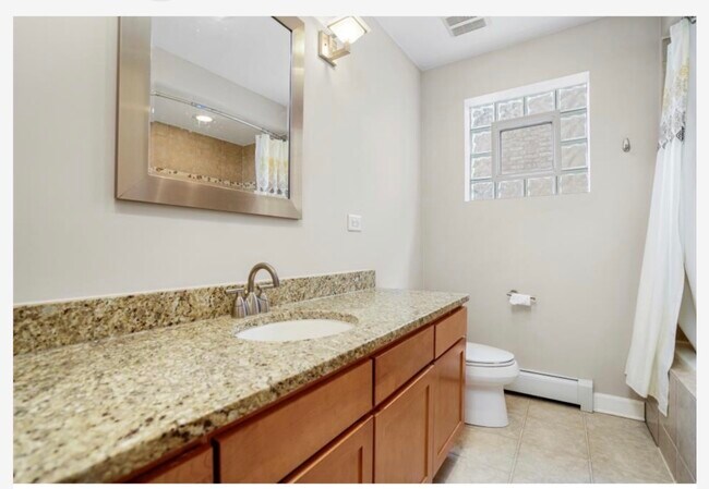 Foto del edificio - 7651 W Addison St