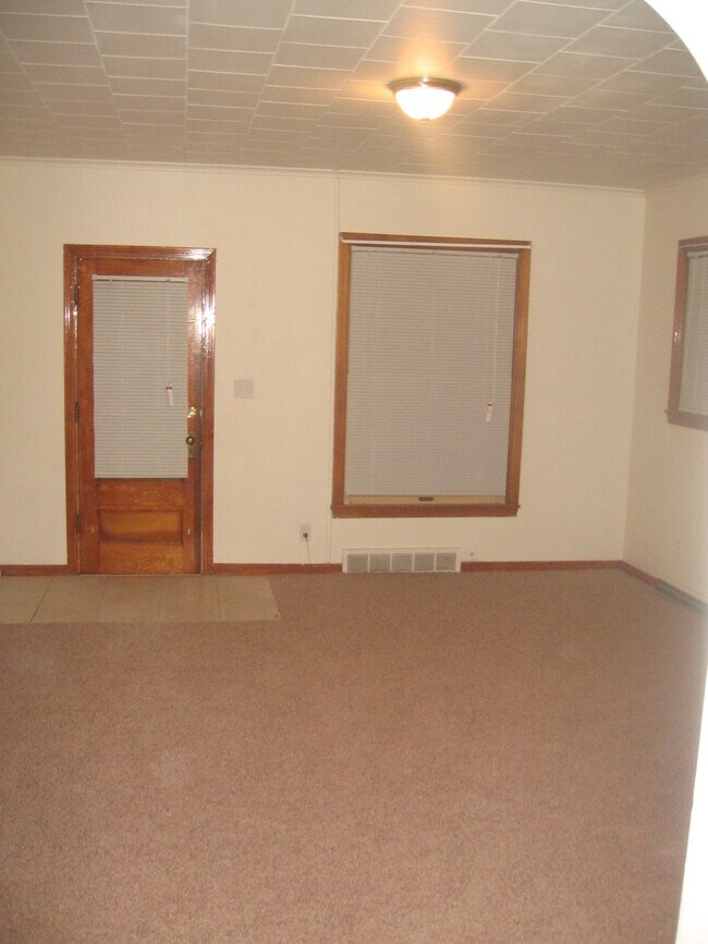 Foto del edificio - Court St Duplex