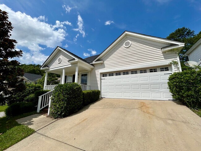 Foto del edificio - Charming Home on Corner Lot in Lake Caroli...