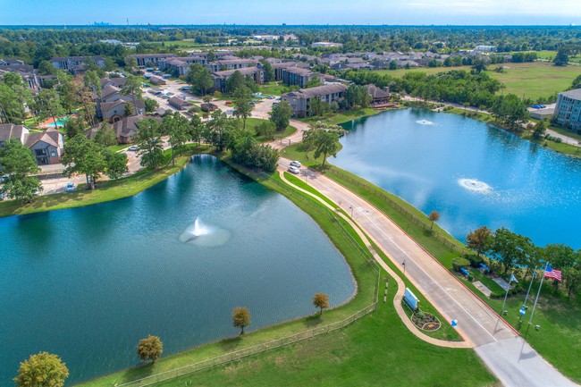 Edgewater Entrance - The Edgewater at Klein