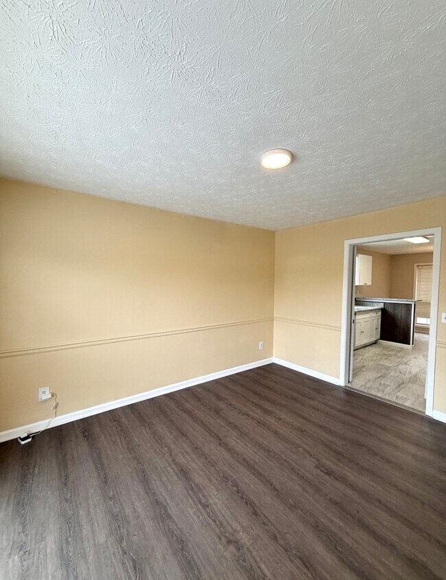 Foto del edificio - 1025 Eagle Pointe Dr NW