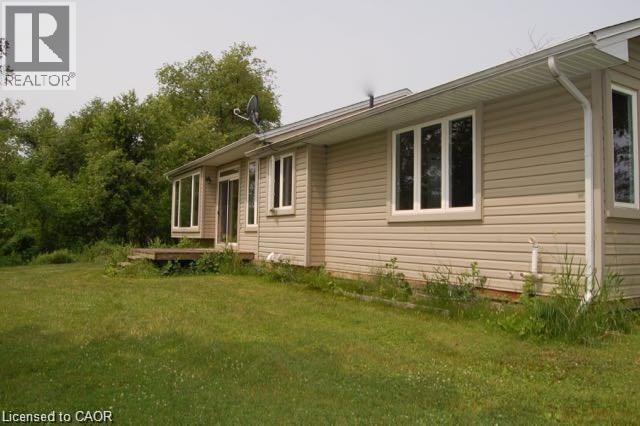 Photo du bâtiment - 1387 Milburough Town Line