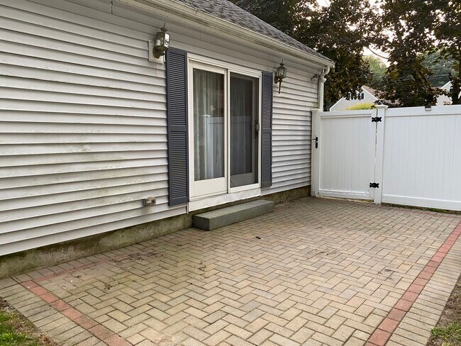 Building Photo - 44 Fiske St