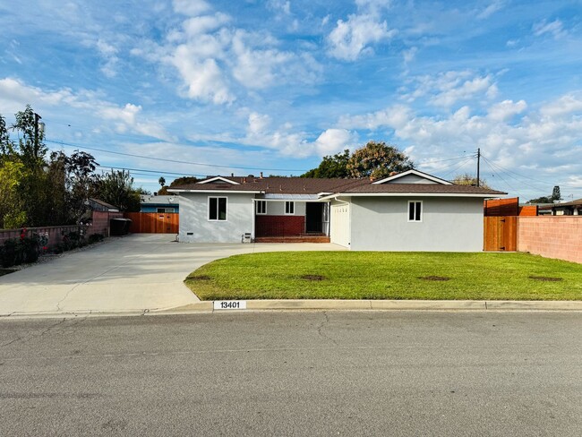 Building Photo - Charming Remodeled Ranch-Style Home with M...