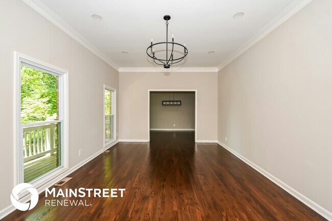 Foto del edificio - 2448 Kingsley Dr NE