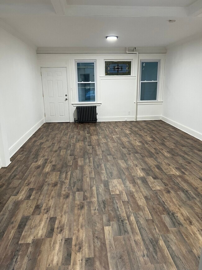 Building Photo - 61 Elmwood Ave