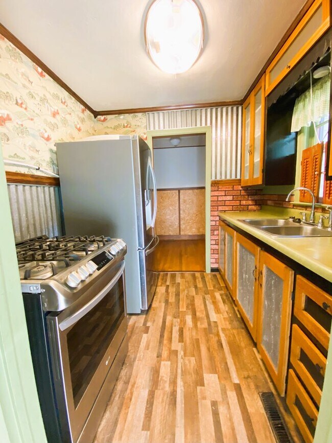 Foto del edificio - Updated West Side Home - 2 bedroom  1 bath