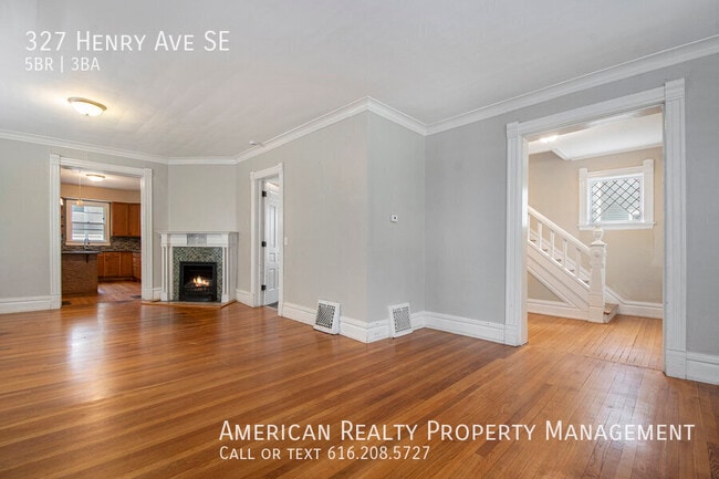 Building Photo - 327 Henry Ave SE