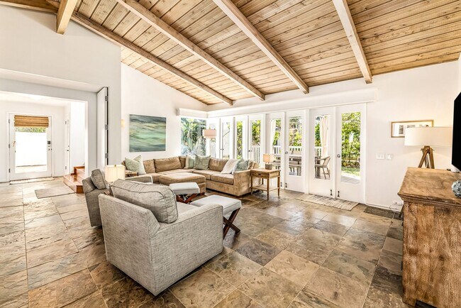 Building Photo - Fully Furnished Home in the Heart of Lanikai