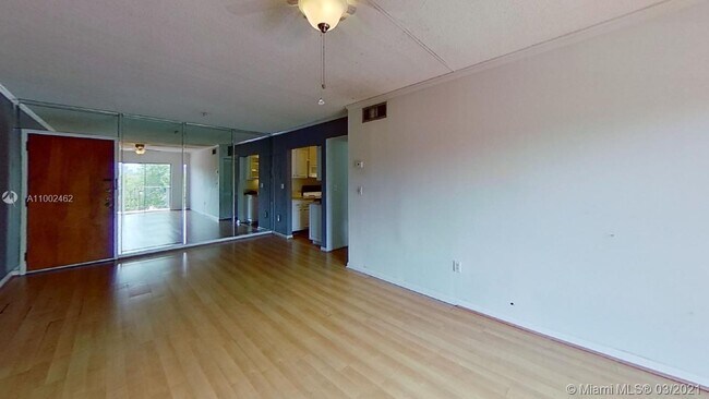 Building Photo - 8950 NE 8th Ave