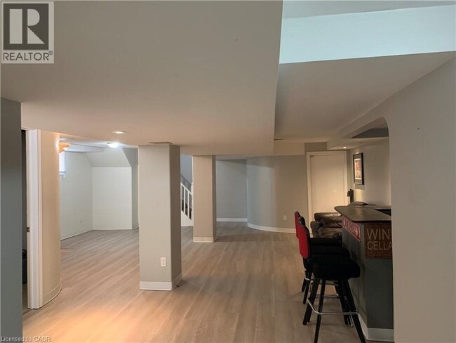 Building Photo - 72 Southmeadow Crescent