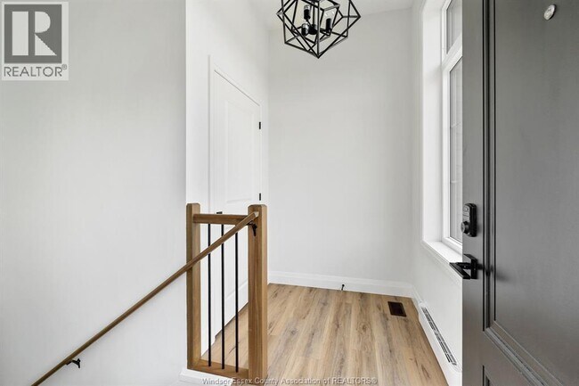 Photo du bâtiment - 154 McLellan Ave