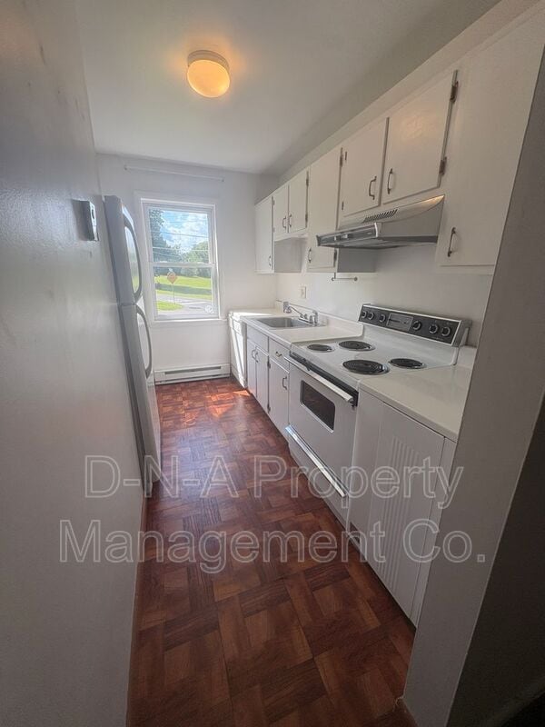 Building Photo - 404 Woodcliff Ave