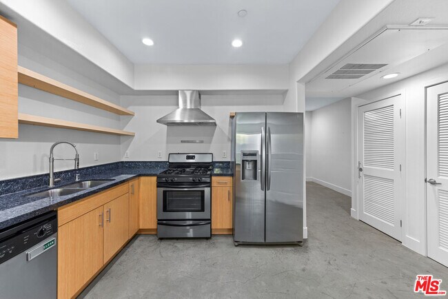 Foto del edificio - 5232 Satsuma Ave