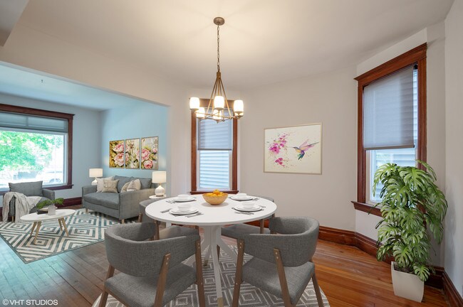 Foto del edificio - 2836 N Troy St