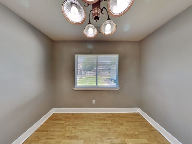 Foto del edificio - Wonderful Home! $500 Off First Full Months...