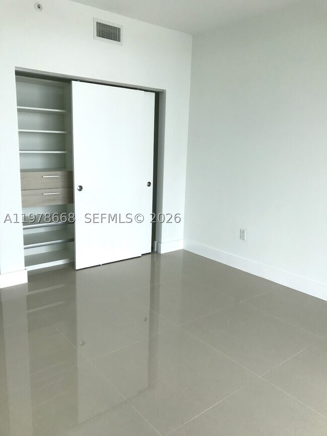 Building Photo - 17111 Biscayne Blvd